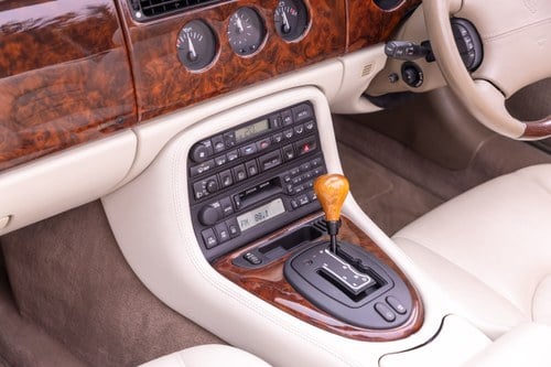 2001 Jaguar XKR Convertible (X100) For Sale (picture 105 of 244)