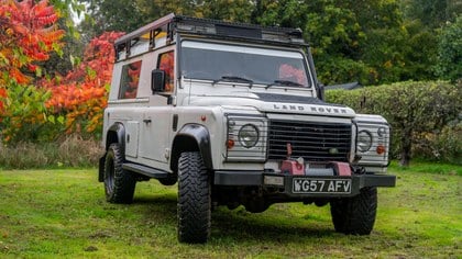 Land Rover Defender 110