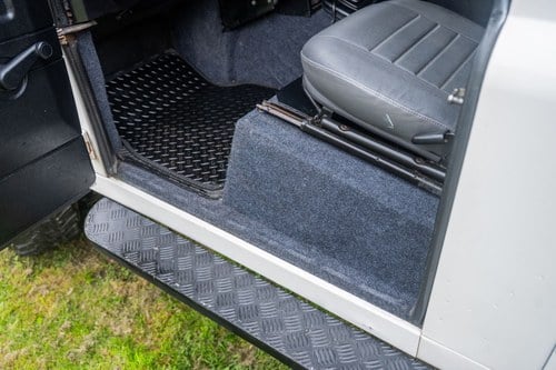 2008 Land Rover Defender 110 In vendita (immagine 23 di 200)