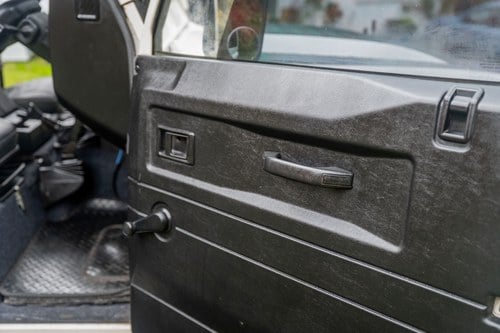 2008 Land Rover Defender 110 In vendita (immagine 25 di 200)