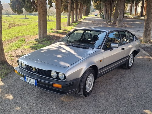 1985 Alfa Romeo Alfetta GTV 2.0 till salu (bild 4 av 95)