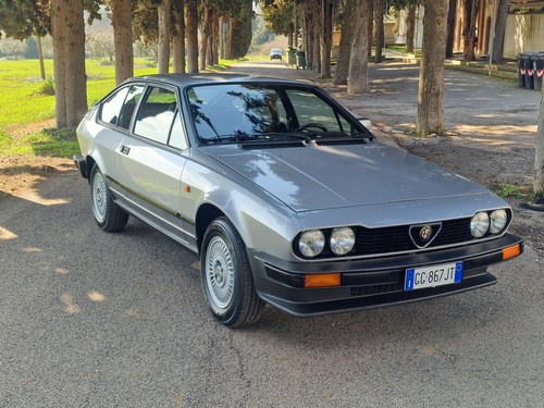1985 Alfa Romeo Alfetta GTV 2.0 till salu (bild 11 av 95)