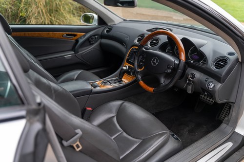 2004 Mercedes-Benz R230 SL500 à venda (imagem 27 de 108)