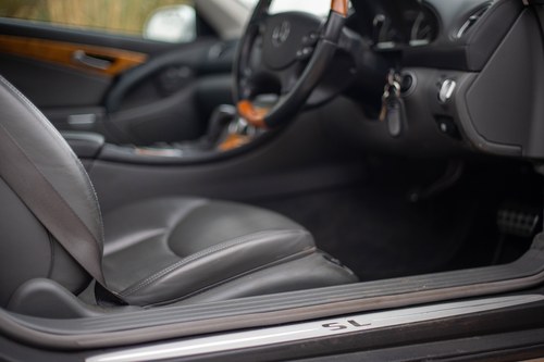 2004 Mercedes-Benz R230 SL500 à venda (imagem 47 de 108)