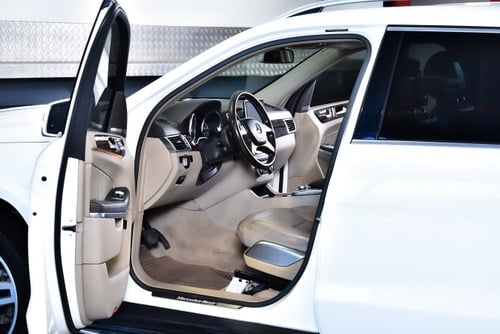 2015 Mercedes-Benz GL550 4Matic SUV 4,7L V8 (7 seat) In vendita (immagine 27 di 93)