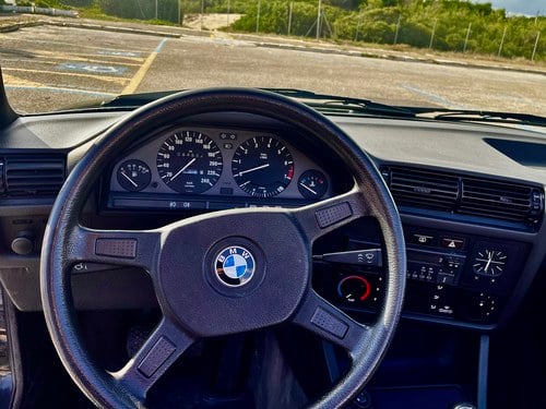1988 BMW 320i M Tech1 Cabrio E30 Te koop (foto 12 van 31)