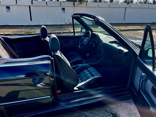 1988 BMW 320i M Tech1 Cabrio E30 Te koop (foto 16 van 31)