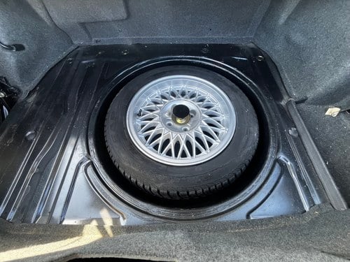 1988 BMW 320i M Tech1 Cabrio E30 Te koop (foto 18 van 31)