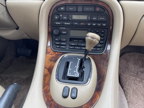 1997 Jaguar X308 XJ8 4L Sovereign LWB till salu (bild 23 av 145)