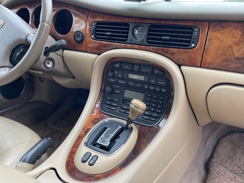 1997 Jaguar X308 XJ8 4L Sovereign LWB till salu (bild 25 av 145)