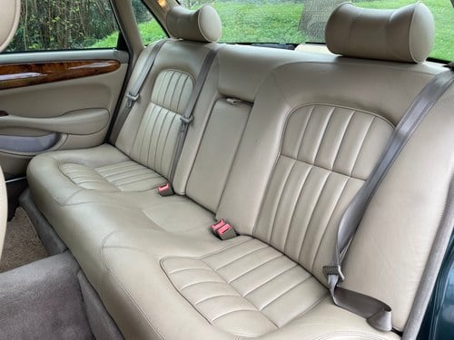 1997 Jaguar X308 XJ8 4L Sovereign LWB till salu (bild 32 av 145)