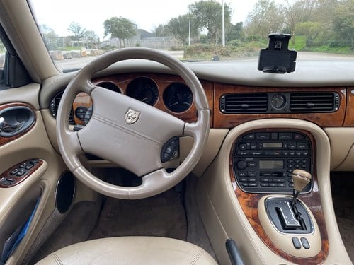1997 Jaguar X308 XJ8 4L Sovereign LWB till salu (bild 35 av 145)