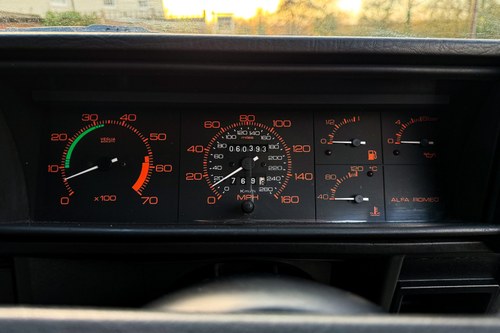 1988 Alfa Romeo 75 3.0 V6 à venda (imagem 29 de 103)