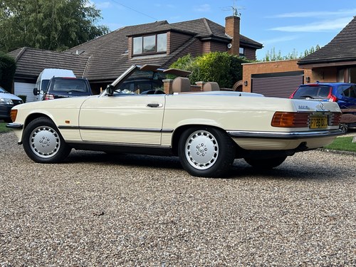 1989 Mercedes-Benz 300 SL Auto R107 For Sale (picture 16 of 166)