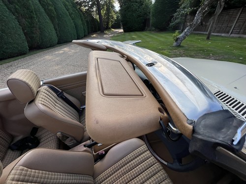 1989 Mercedes-Benz 300 SL Auto R107 For Sale (picture 54 of 166)
