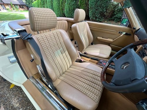 1989 Mercedes-Benz 300 SL Auto R107 For Sale (picture 70 of 166)