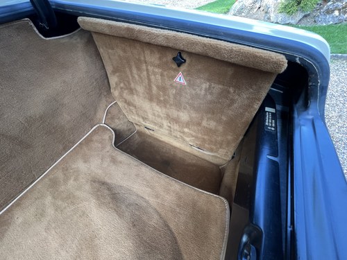 1989 Mercedes-Benz 300 SL Auto R107 For Sale (picture 85 of 166)