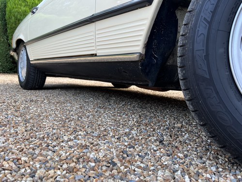 1989 Mercedes-Benz 300 SL Auto R107 For Sale (picture 97 of 166)