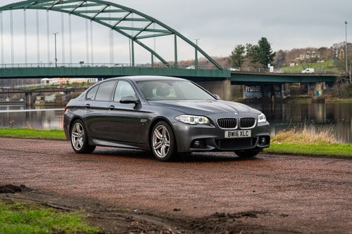 2016 BMW F10 520D M Sport Te koop (foto 1 van 121)