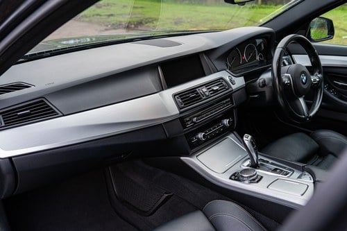 2016 BMW F10 520D M Sport Te koop (foto 14 van 121)