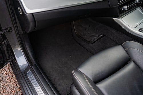 2016 BMW F10 520D M Sport Te koop (foto 35 van 121)