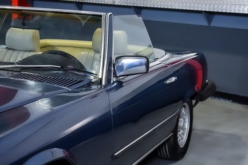 1982 Mercedes-Benz R107 380SL Convertible 3.8L V8 till salu (bild 60 av 86)