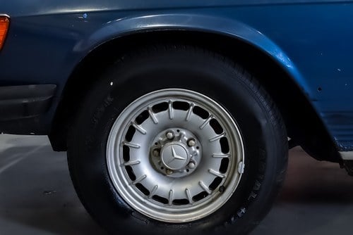 1982 Mercedes-Benz R107 380SL Convertible 3.8L V8 till salu (bild 64 av 86)