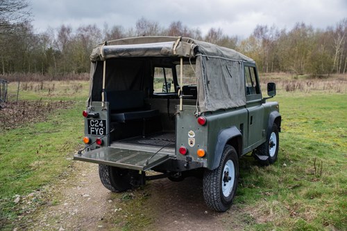1986 Land Rover Ninety EX-Military till salu (bild 6 av 198)