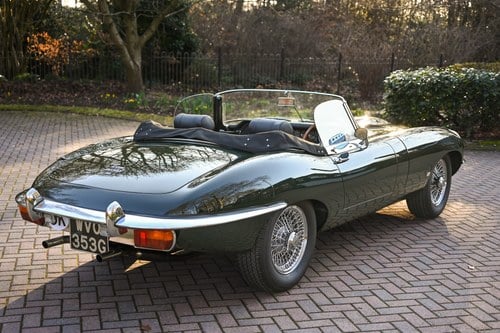 1969 Jaguar E-Type Series 2 OTS RHD à venda (imagem 4 de 125)