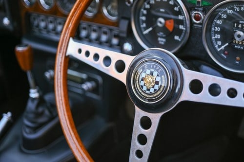 1969 Jaguar E-Type Series 2 OTS RHD à venda (imagem 37 de 125)