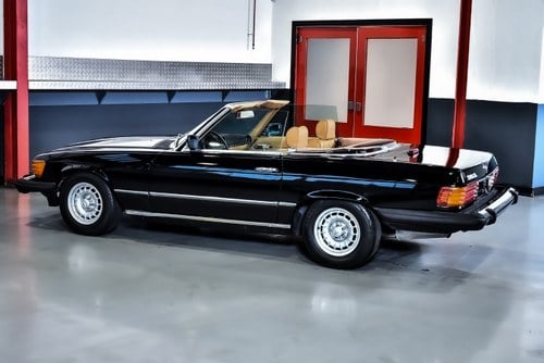 1983 Mercedes-Benz R107 500SL Convertible 5,0L V8 à venda (imagem 19 de 105)