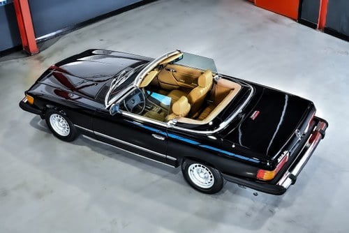 1983 Mercedes-Benz R107 500SL Convertible 5,0L V8 à venda (imagem 24 de 105)