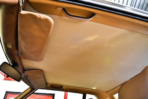 1983 Mercedes-Benz R107 500SL Convertible 5,0L V8 à venda (imagem 38 de 105)