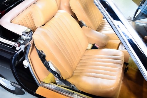 1983 Mercedes-Benz R107 500SL Convertible 5,0L V8 à venda (imagem 54 de 105)