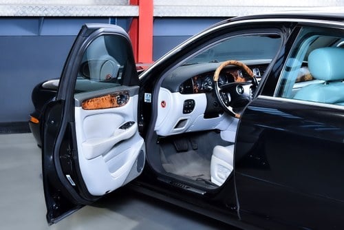 2004 Jaguar XJR 4.2 V8 X350 For Sale (picture 23 of 98)