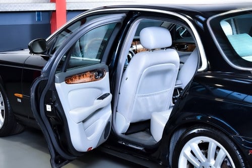 2004 Jaguar XJR 4.2 V8 X350 For Sale (picture 46 of 98)