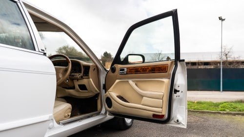 1996 Daimler Double Six LWB Auto In vendita (immagine 33 di 255)
