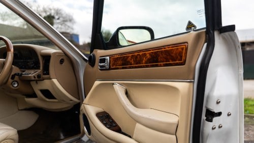 1996 Daimler Double Six LWB Auto In vendita (immagine 10 di 255)