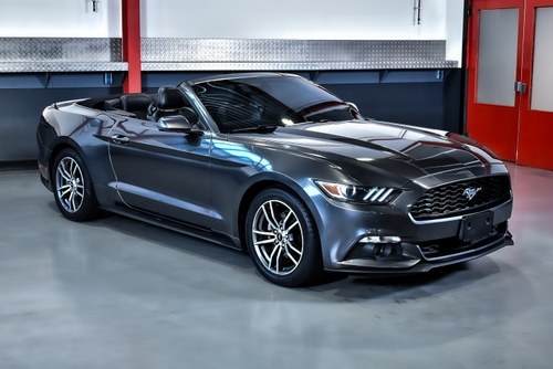 2017 Ford Mustang 2.3L Ecoboost Convertible till salu (bild 12 av 98)