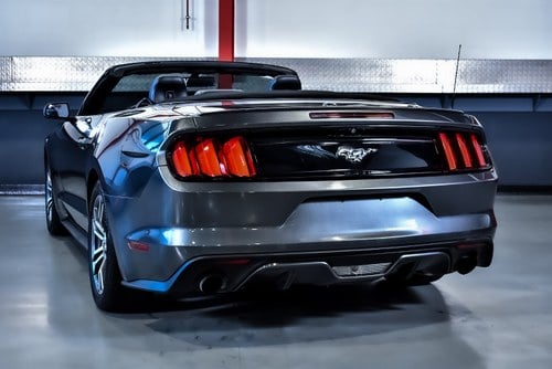 2017 Ford Mustang 2.3L Ecoboost Convertible till salu (bild 24 av 98)