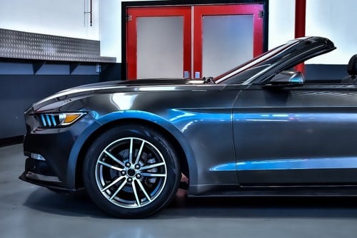 2017 Ford Mustang 2.3L Ecoboost Convertible till salu (bild 82 av 98)