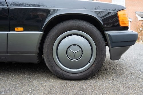 1990 Mercedes-Benz 190 Automatic For Sale (picture 16 of 114)