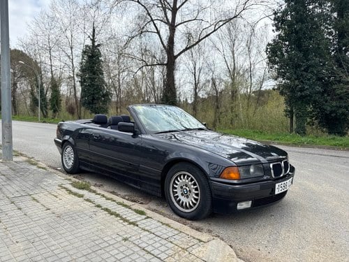 1993 BMW E36 325i Cabriolet For Sale (picture 1 of 34)