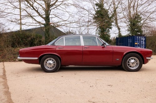 1974 Jaguar XJ6 Series 2 4.2L SWB Fuel Injection In vendita (immagine 7 di 291)