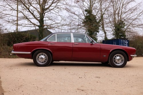 1974 Jaguar XJ6 Series 2 4.2L SWB Fuel Injection In vendita (immagine 9 di 291)