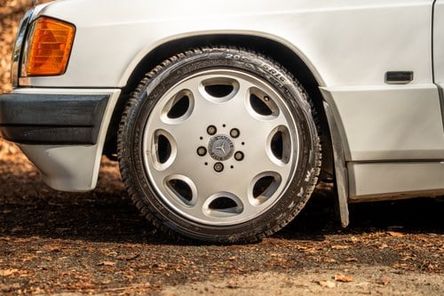 1989 Mercedes-Benz W201 190 2.0 Automatic In vendita (immagine 16 di 163)