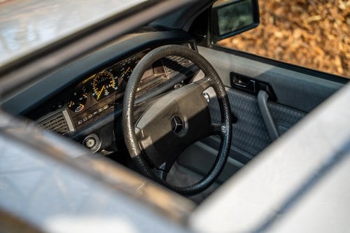 1989 Mercedes-Benz W201 190 2.0 Automatic In vendita (immagine 24 di 163)