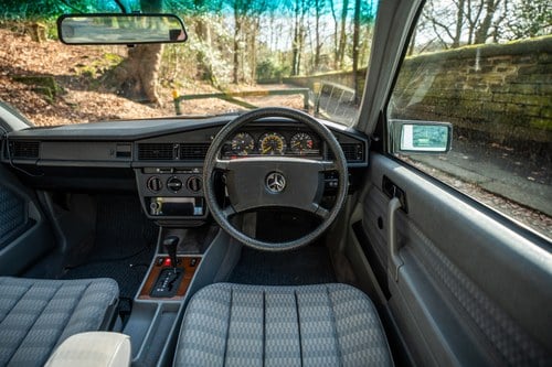 1989 Mercedes-Benz W201 190 2.0 Automatic In vendita (immagine 28 di 163)