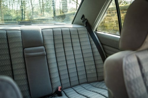 1989 Mercedes-Benz W201 190 2.0 Automatic In vendita (immagine 42 di 163)