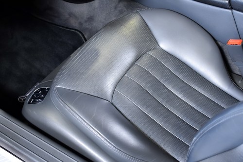 2006 Mercedes-Benz R230 SL55 AMG “Glass sunroof” Convertible 5,5L V8 à venda (imagem 45 de 124)